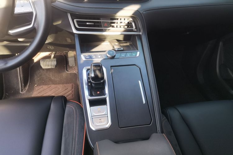 魏牌 玛奇朵 2021款 1.5L DHT特调版中控内饰18