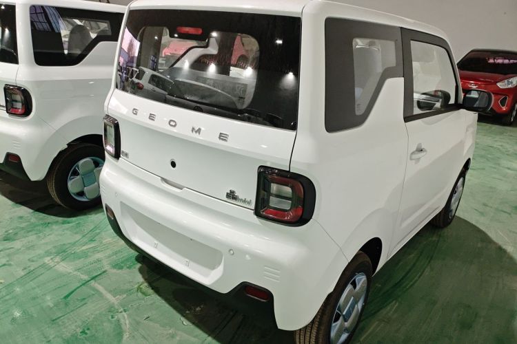 吉利银河 2024款 熊猫mini 200km 耐力熊车身外观7