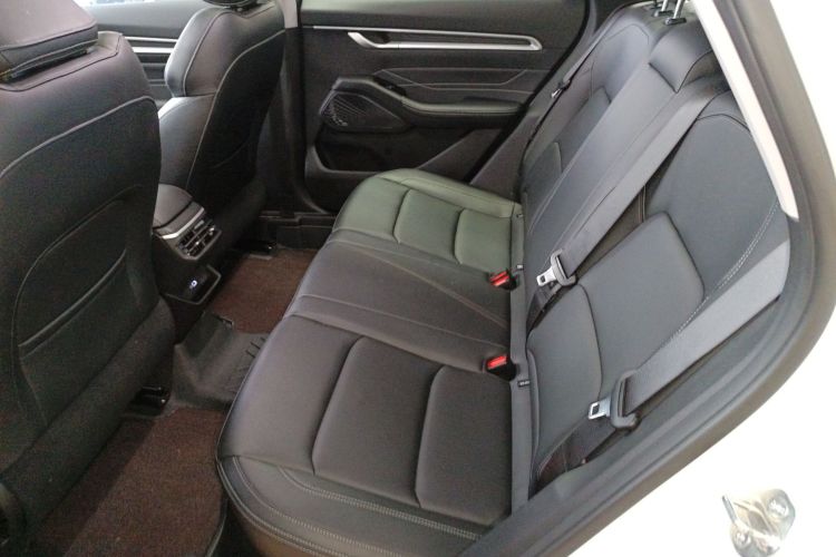 吉利汽车 帝豪 2025款 第4代 1.5L CVT尊贵型中控内饰21