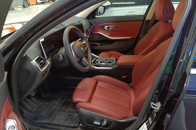 宝马3系 2023款 320Li M运动套装中控内饰19