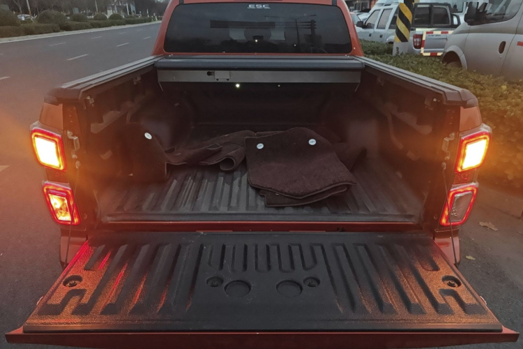 五十铃 D-MAX 2021款 1.9T自动四驱柴油Global引领型RZ4E局部细节23