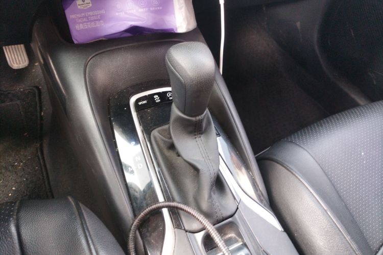 丰田 卡罗拉 2021款 1.2T S-CVT 精英版中控内饰18
