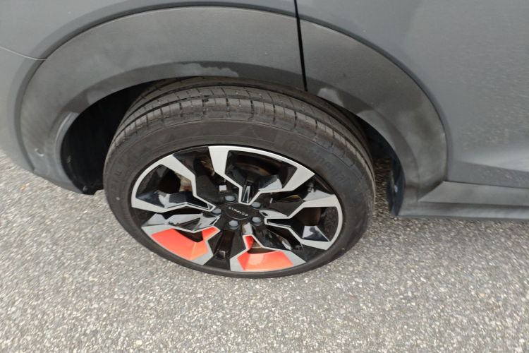 领克06 2020款 1.5T 耀Halo车身外观6004