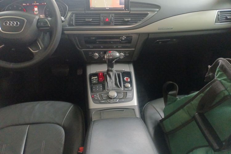 奥迪A7 2013款 35 FSI quattro进取型中控内饰18