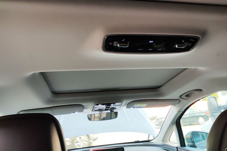 荣威iMAX8 2021款 400TGI Supreme系列陆尊版局部细节22