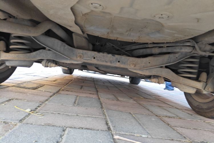 福特 福克斯 2015款 三厢 EcoBoost 125 手动超能风尚型局部细节9009