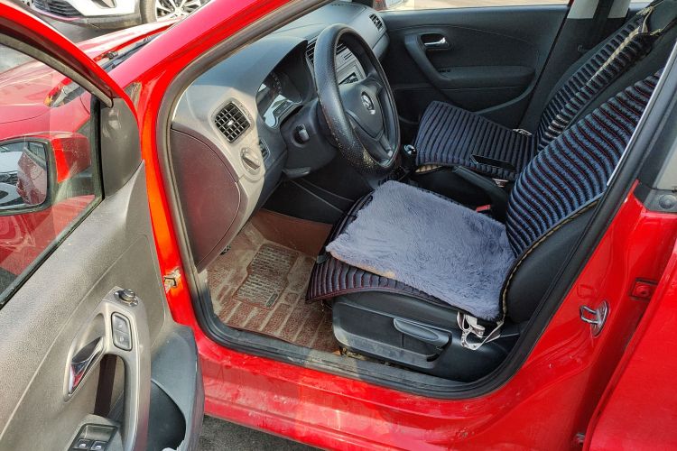 大众 Polo 2016款 1.4L 手动风尚型中控内饰20