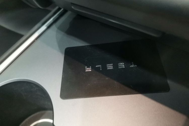 特斯拉 Model Y 2023款 长续航全轮驱动版中控内饰11