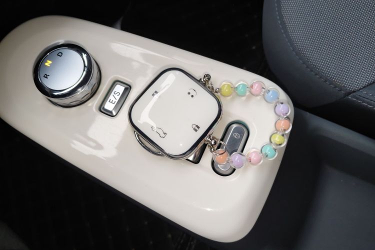 长安启源 长安Lumin 2022款 210km 香甜款中控内饰7001