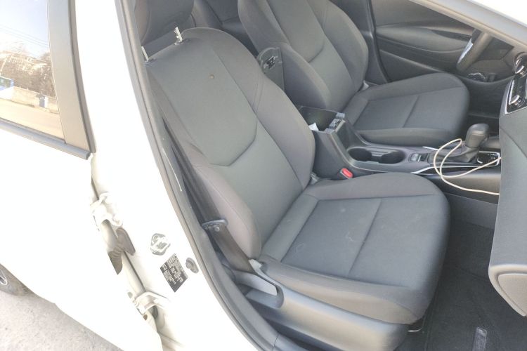 丰田 雷凌 2023款 TNGA 1.5L CVT进取版局部细节41