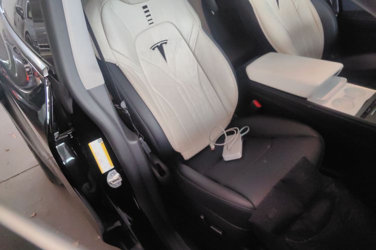 特斯拉 Model Y 2023款 长续航全轮驱动版局部细节41