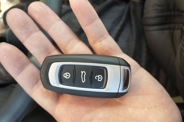 吉利银河 2023款 熊猫mini 200km 灵动熊中控内饰11