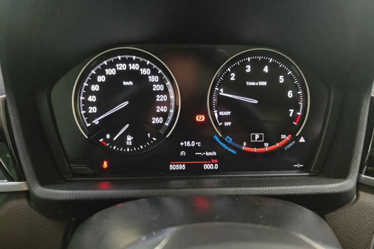 宝马X1 2022款 sDrive20Li 时尚型中控内饰14