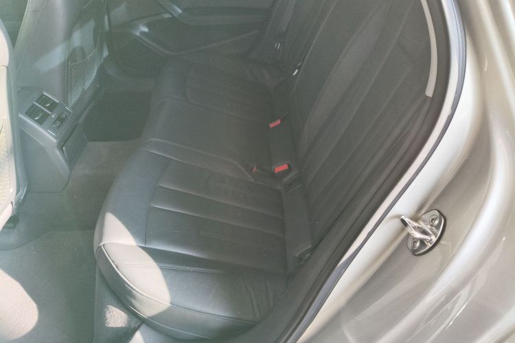 奥迪A4L 2017款 40 TFSI 时尚型中控内饰7004