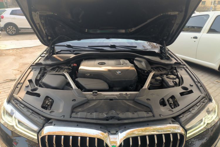 宝马5系 2022款 改款 530Li 领先型 豪华套装机舱底盘24