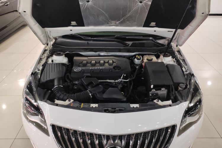 别克 君威 2014款 2.0L 精英时尚型机舱底盘24