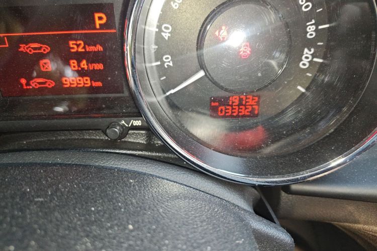 标致3008 2016款 1.6THP 自动经典版中控内饰15