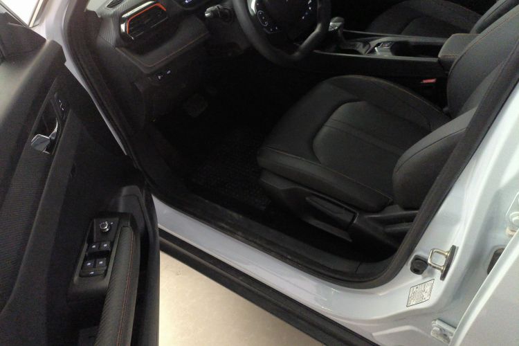 东风风神 奕炫 2024款 1.5L 自动劲速版中控内饰20