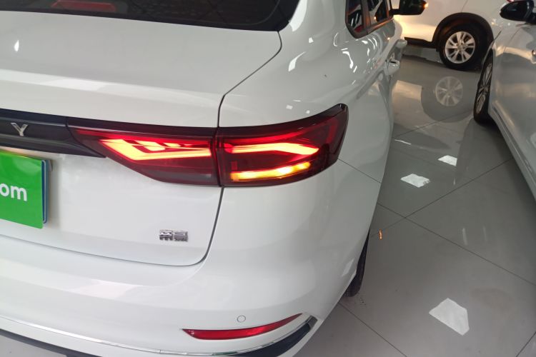 吉利汽车 帝豪 2022款 第4代 1.5L CVT精英型车身外观6006