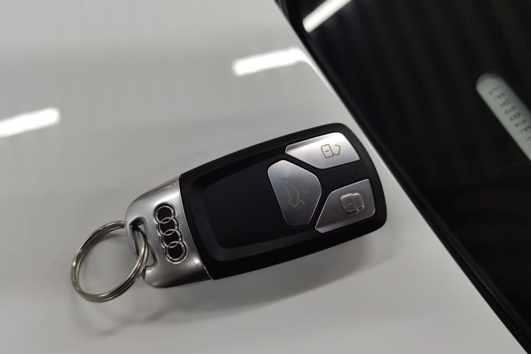 奥迪Q5L 2020款 40 TFSI 荣享时尚型中控内饰11