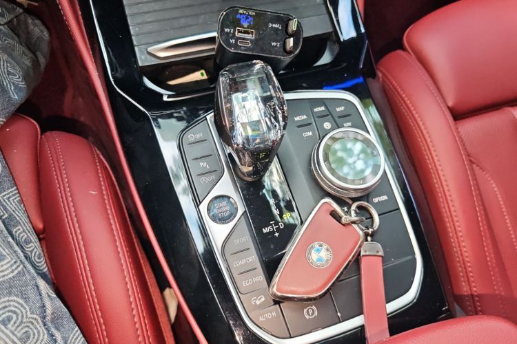 宝马X4 2022款 xDrive 25i M运动套装中控内饰18