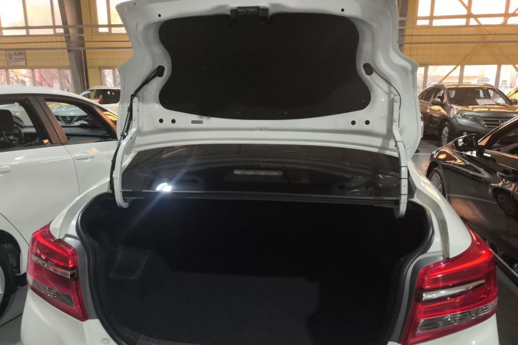 丰田 威驰 2017款 1.5L CVT创行版机舱底盘23