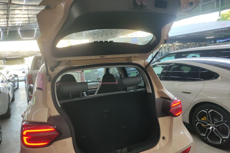 零跑汽车 零跑T03 2021款 400豪华版机舱底盘23