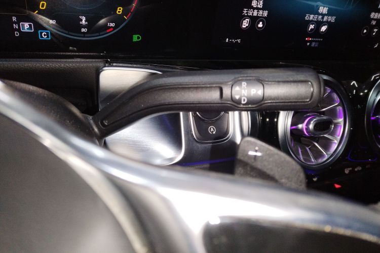 奔驰GLB 2021款 GLB 200 时尚型中控内饰18