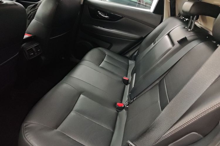 日产 奇骏 2020款  2.5L XL ITS CVT 4WD豪华领航版中控内饰21