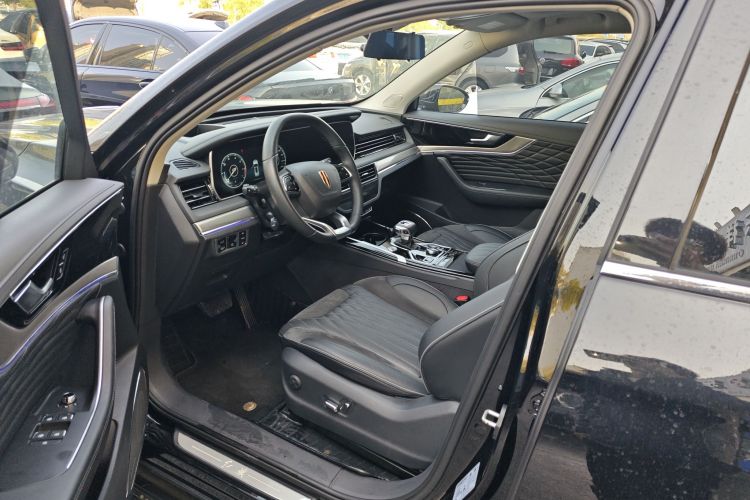 红旗HS5 2022款 改款 2.0T 智联旗享版中控内饰19