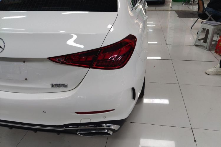 奔驰C级 2023款 C 260 L 运动版车身外观9