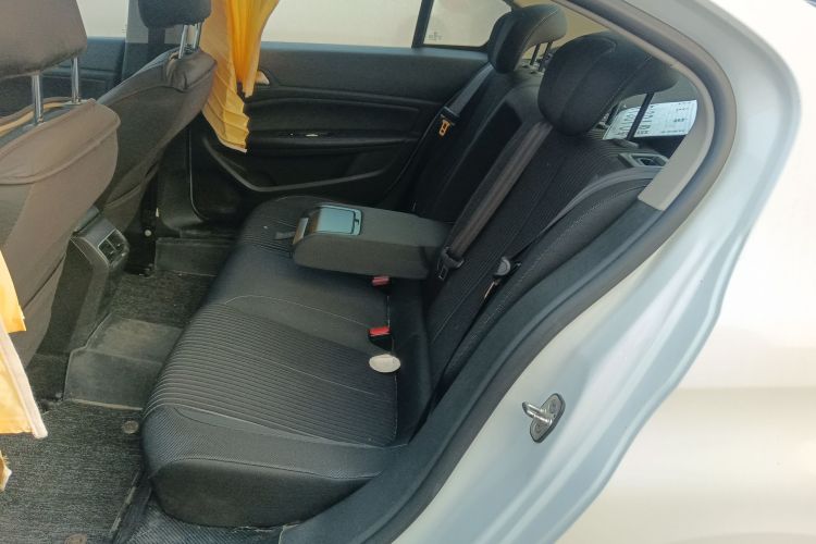 标致408 2018款 350THP 自动豪华版中控内饰21