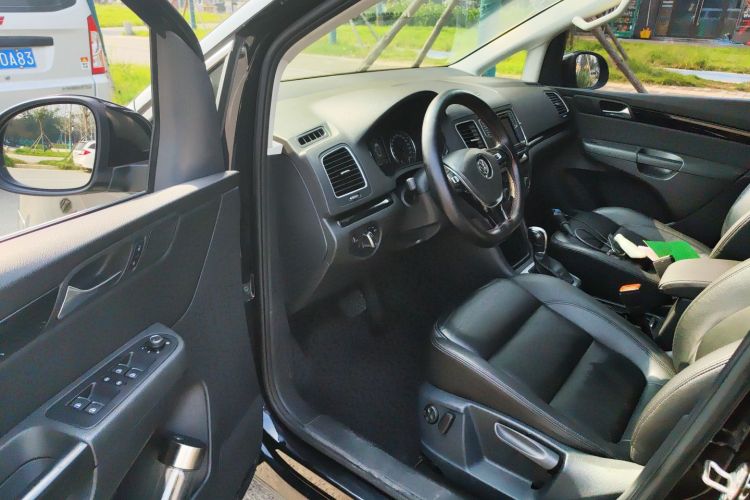 大众 夏朗 2018款 380TSI 尊享型 7座中控内饰7003