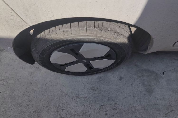 五菱汽车 宏光MINIEV 2022款 自在款 磷酸铁锂车身外观6008