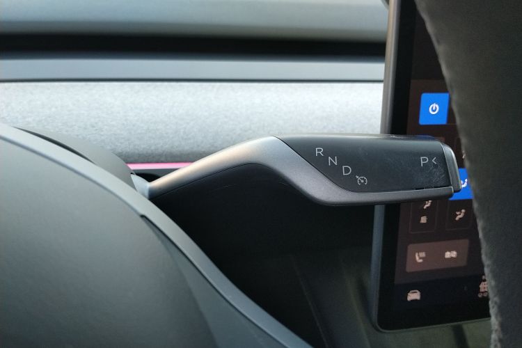 特斯拉 Model Y 2023款 后轮驱动版中控内饰18