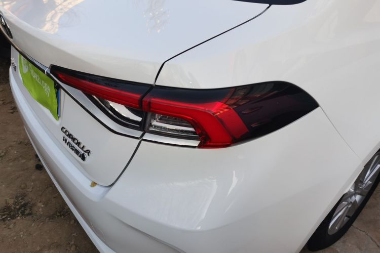 丰田 卡罗拉 2023款 1.8L 智能电混双擎 先锋版车身外观9