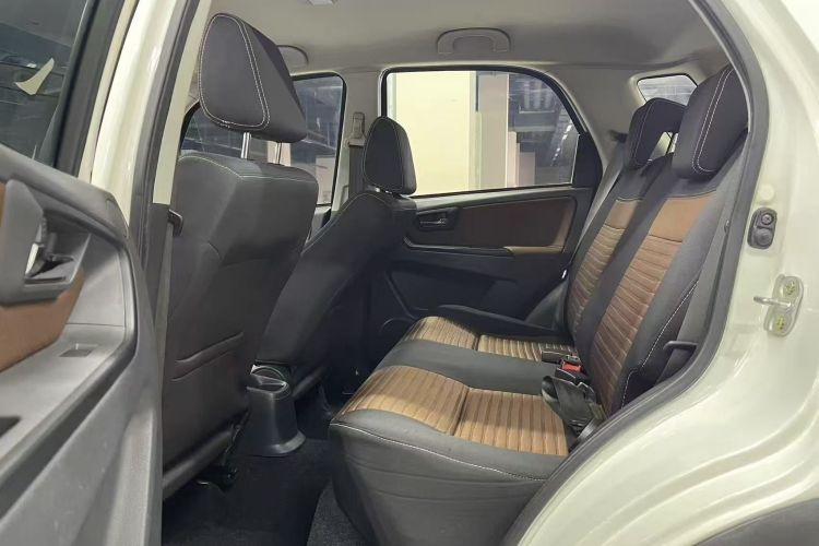 铃木 天语 SX4 2013款 1.6L 手动酷锐型中控内饰21