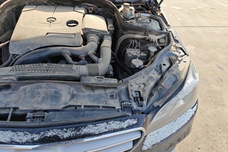 奔驰E级 2015款 改款 E 260 L 运动型局部细节9007