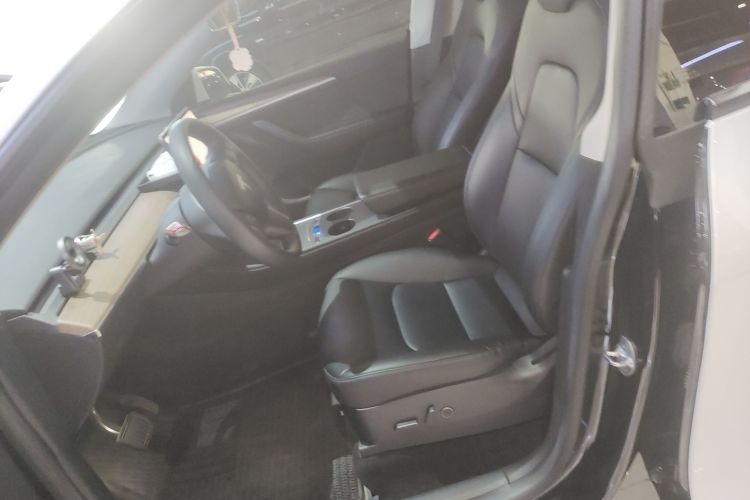 特斯拉 Model Y 2021款 标准续航后驱版中控内饰19