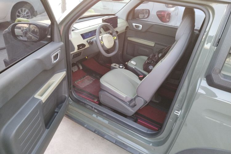 吉利银河 2024款 200km 熊猫骑士中控内饰20