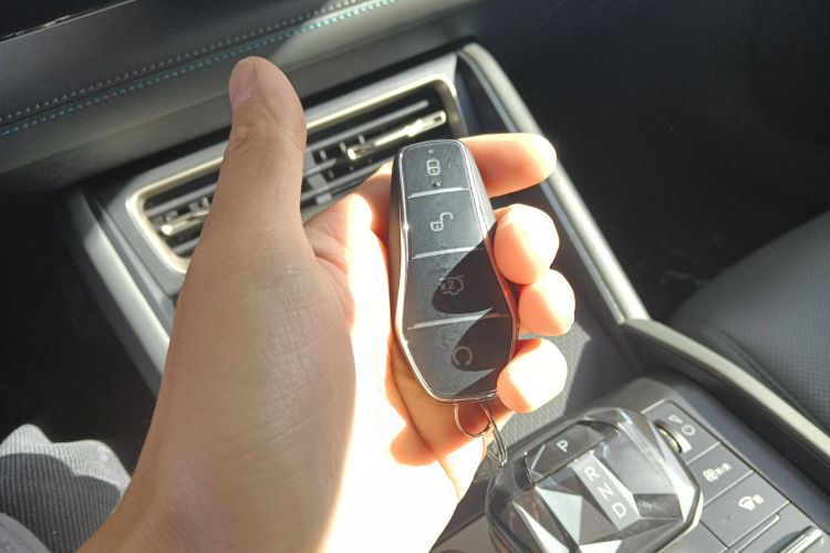 比亚迪 秦L 2025款 DM-i 智驾版 120KM领先型中控内饰11