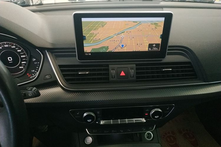 奥迪Q5L 2020款 45 TFSI 尊享时尚型中控内饰16