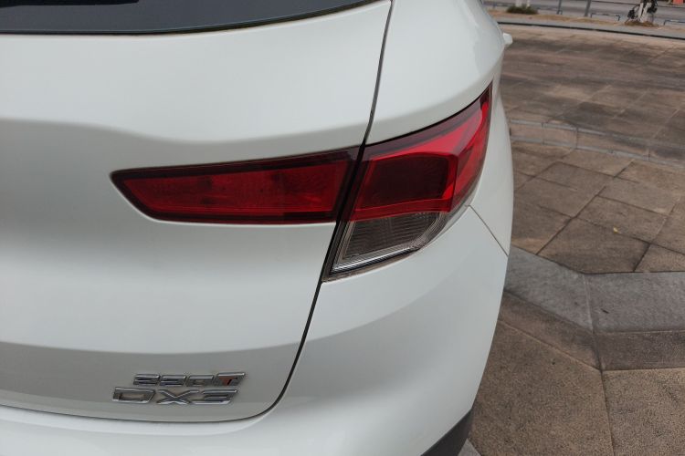 东南DX3 2018款 1.5T CVT尊贵型车身外观9