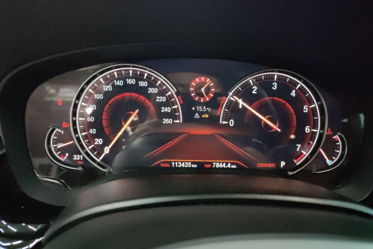 宝马5系 2018款 改款 530Li 领先型 M运动套装中控内饰14