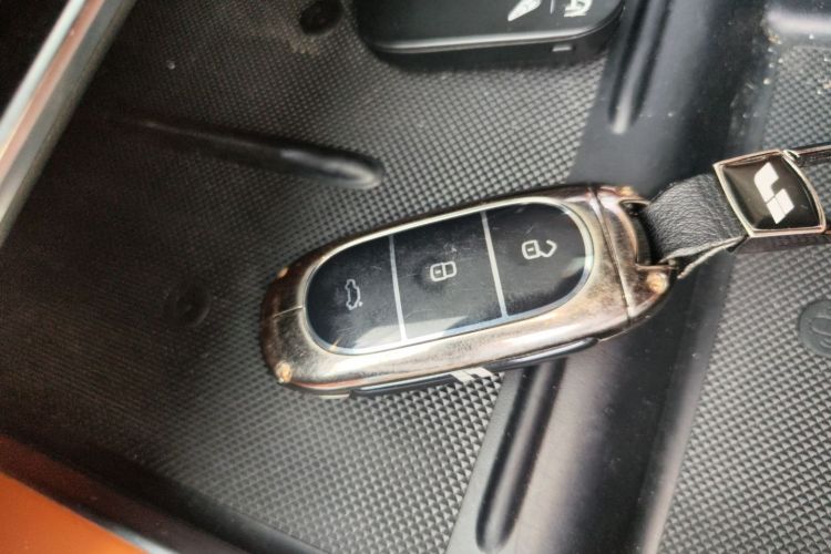 理想汽车 理想L8 2023款 Air中控内饰11