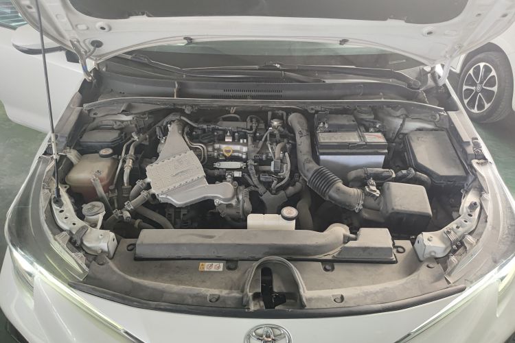 丰田 雷凌 2021款 185T CVT运动版机舱底盘24