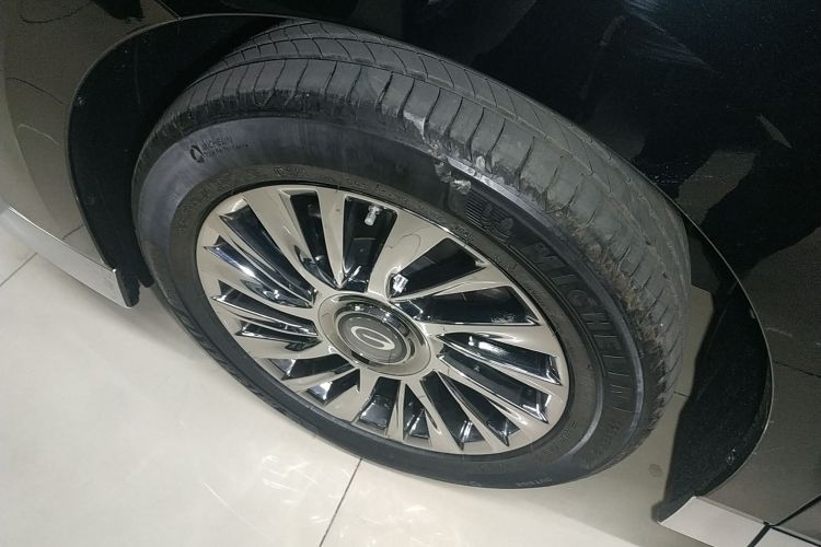 广汽传祺 传祺M8 2024款 宗师系列 400T 至尊版车身外观6007