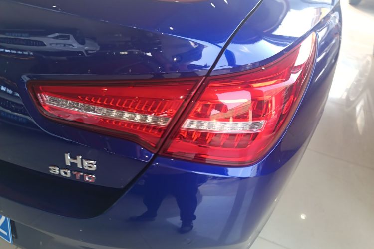 红旗H5 2018款 30TD 智联韵动版车身外观6006