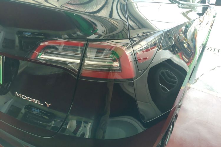 特斯拉 Model Y 2021款 标准续航后驱版车身外观6006
