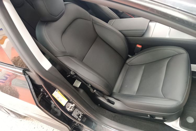 特斯拉 Model 3 2023款 后轮驱动版局部细节41